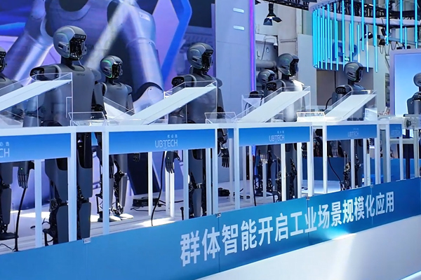 破局2025：技术突破与亿元订单共铸智能机器人“中国速度”